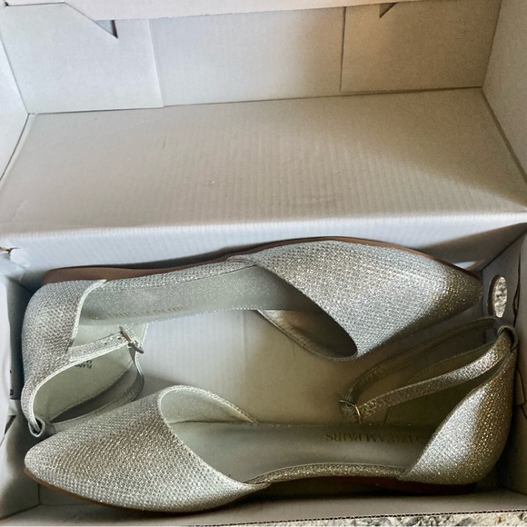 DREAM PAIRS SILVER FLATS WITH ANKLE STRAP - Picture 11 of 14